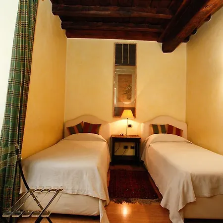 Daire Citiesreference - Trevi Two Bedroom Roma